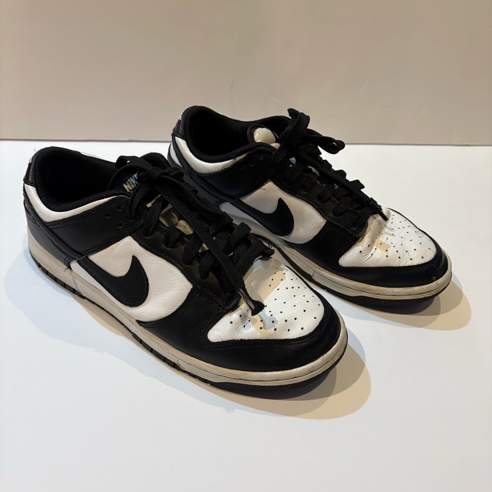 Nike Dunk low retro Panda  Size 8